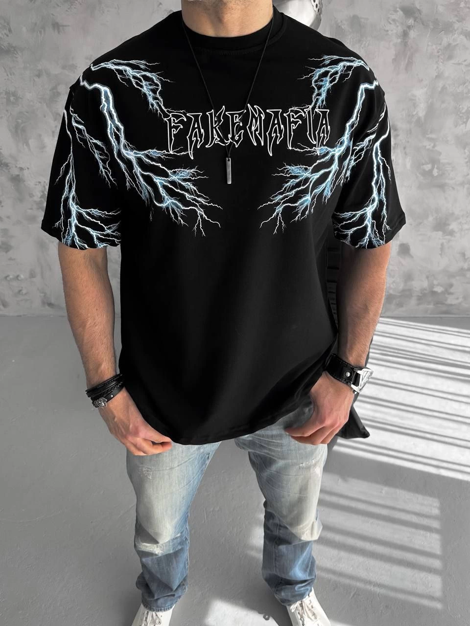Erkek Bisiklet Yaka Tişört Yıldırım Şimşek Baskılı Kısa Kol T-Shirt -Siyah