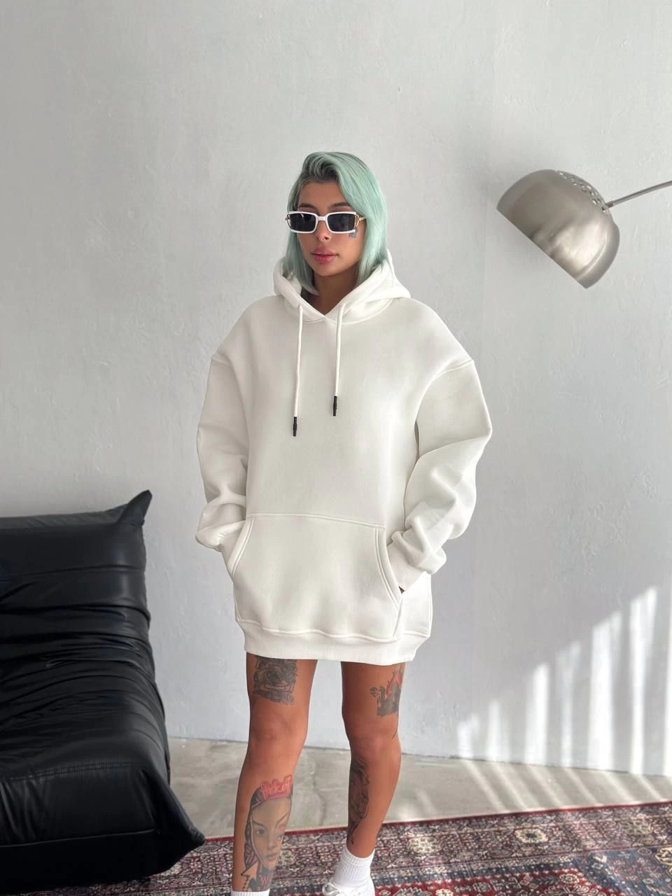 Kadın Kapüşonlu Kanguru Cepli 3 İplik Pamuklu Oversize Hoodie Sweatshirt - Beyaz