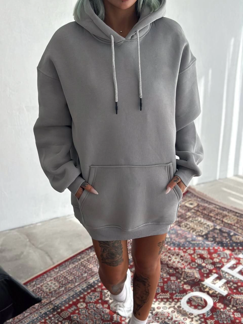 Kadın Kapüşonlu Kanguru Cepli 3 İplik Pamuklu Oversize Hoodie Sweatshirt -  Boyalı Gri