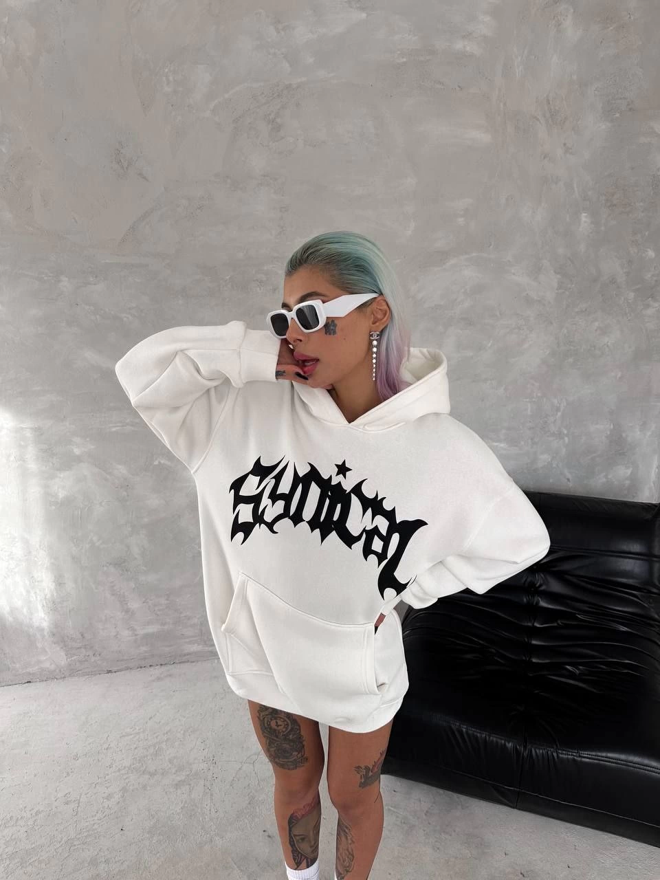 Kadın Oversize Kapüşonlu Cepli Baskılı 3 İplik Pamuklu Hoodie Sweatshirt - Beyaz