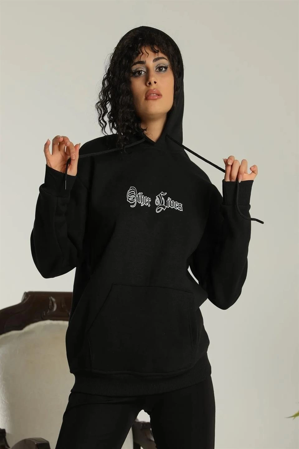 Kadın Oversize Kapüşonlu Cepli Baskılı 3 İplik Pamuklu Hoodie Sweatshirt -  Siyah