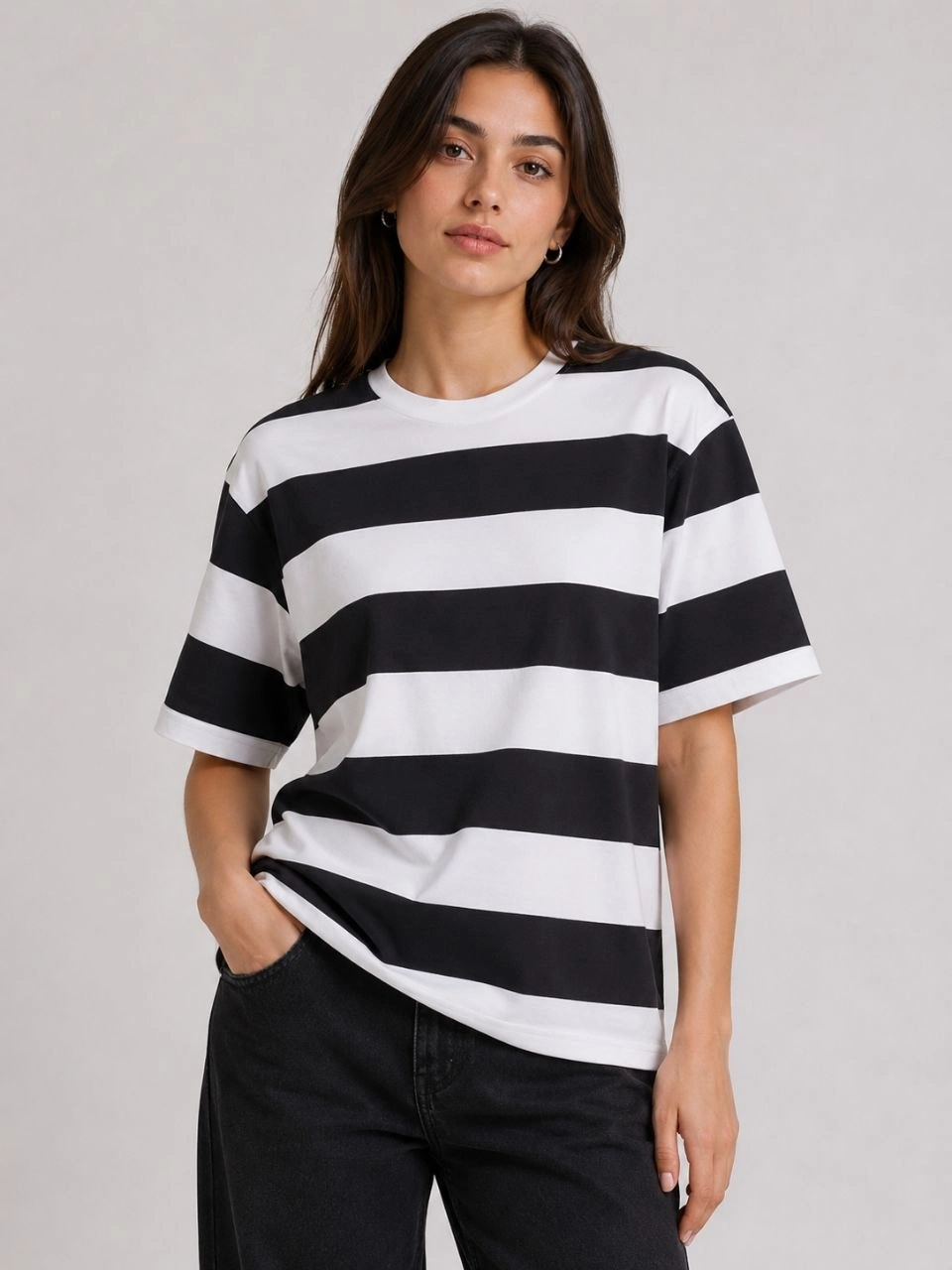 Kadın Çizgili Oversize Tişört Bisiklet Yaka Kısa Kol Yazlık T-Shirt - Siyah